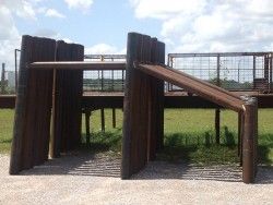 oilfieldpipefencebracedscf0239w